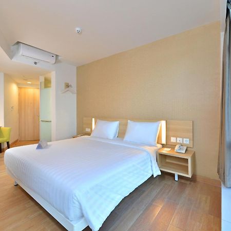 Whiz Prime Hotel Hasanuddin Makassar Eksteriør bilde
