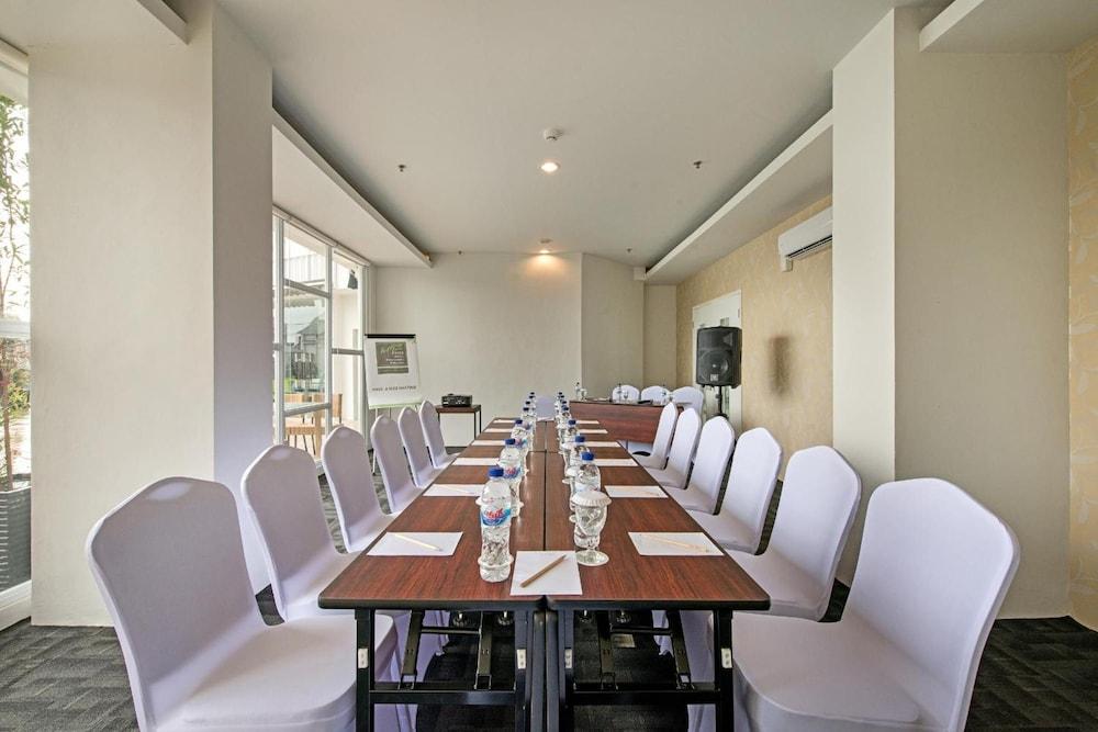 Whiz Prime Hotel Hasanuddin Makassar Eksteriør bilde
