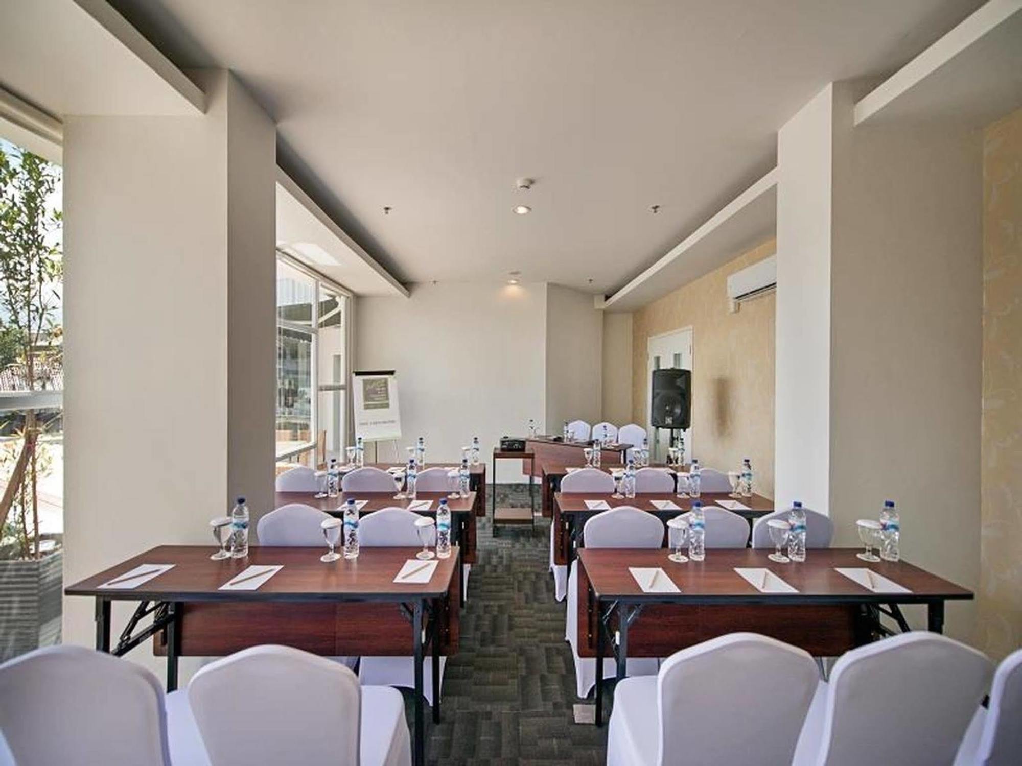 Whiz Prime Hotel Hasanuddin Makassar Eksteriør bilde
